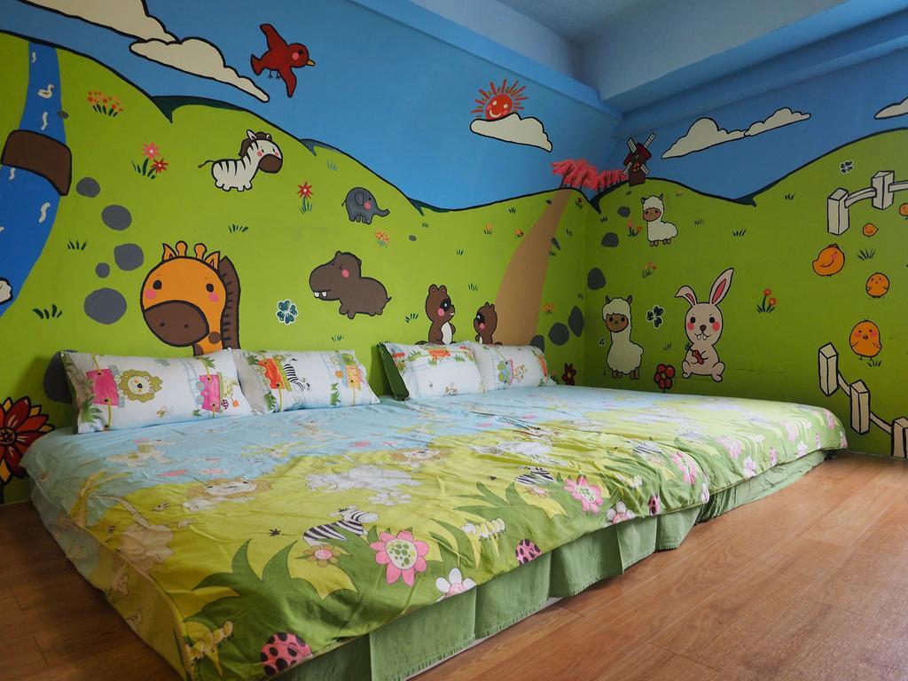 Peter Rabbit Cozy Nest Lägenhet Tainan Exteriör bild